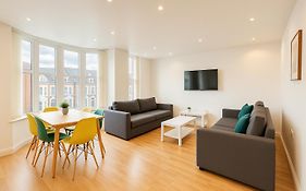 Duplex Apartment For Up To 13 Near City Centre